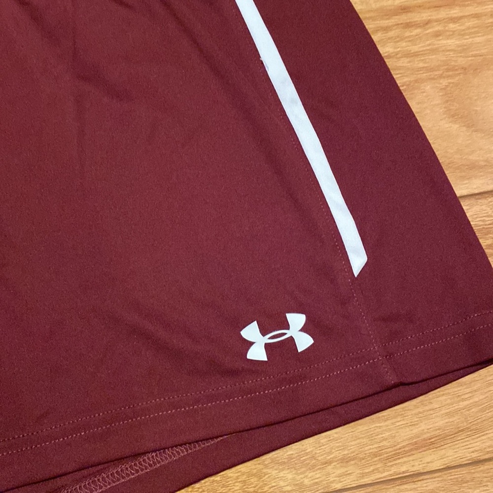 NWT SALE women’s Under Armour burgundy athletic shorts, size M - Picture 2 of 8